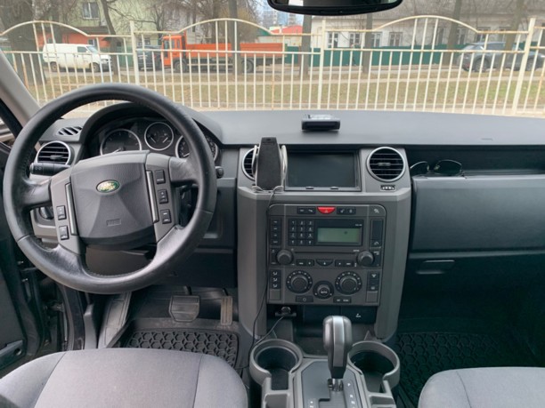 Land Rover Discovery III, 7 мест, 2004 г.