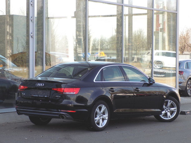 Audi A4 B9, 2015 г.