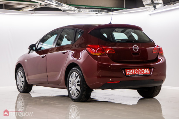 Opel Astra J, 2011 г.