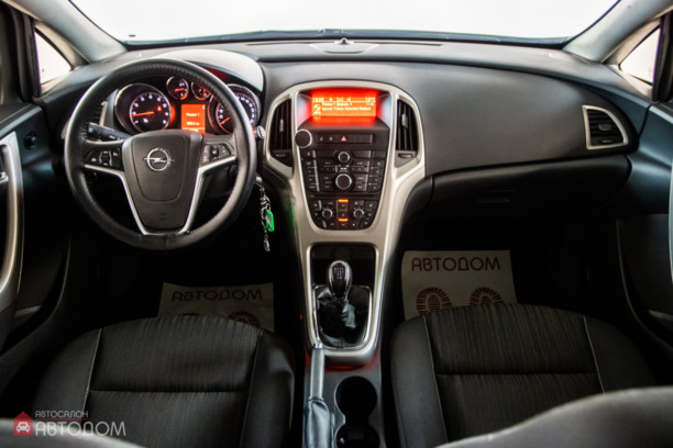 Opel Astra J, 2011 г.