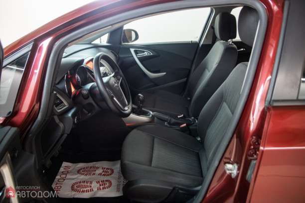 Opel Astra J, 2011 г.