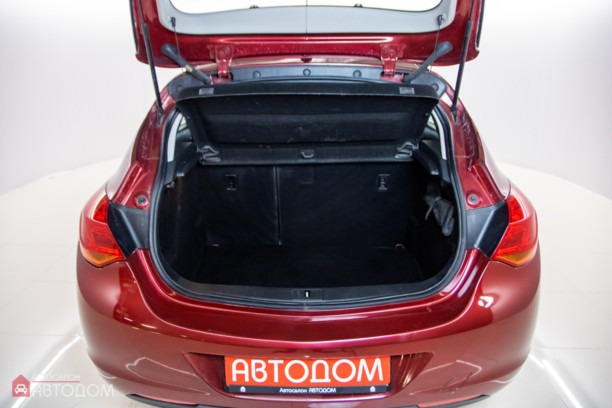 Opel Astra J, 2011 г.