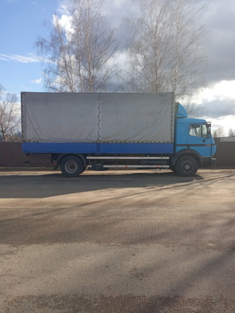 Mercedes 1722, 1990 г.