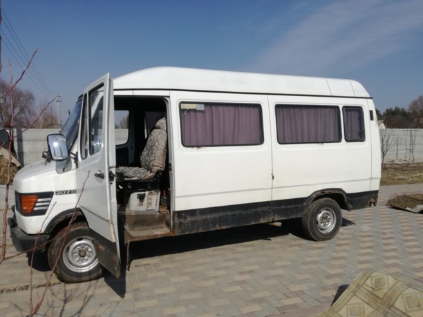 Mercedes-Benz T1 (207D-410D) 208 D, 1991 г.