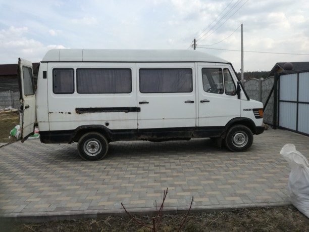 Mercedes-Benz T1 (207D-410D) 208 D, 1991 г.