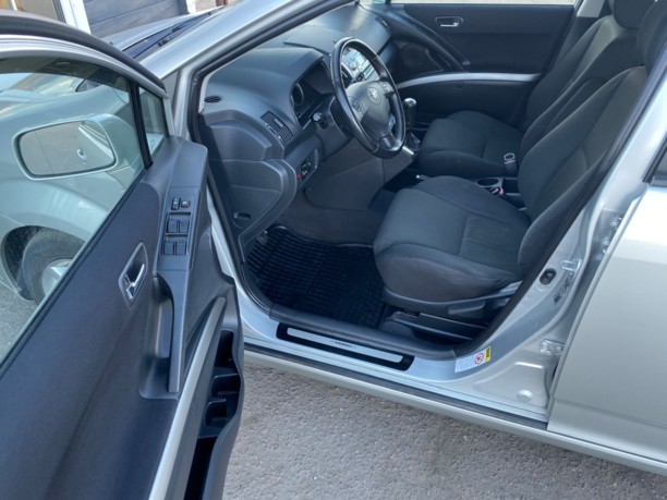 Toyota Corolla Verso II (E121), 7 мест, 2006 г.