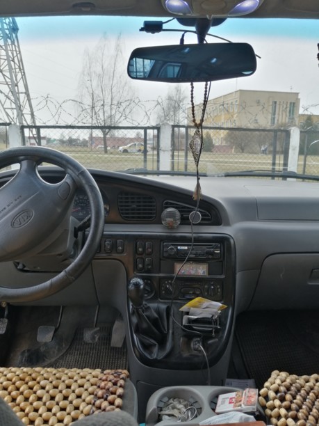 Kia Carnival I, 7 мест, 2001 г.