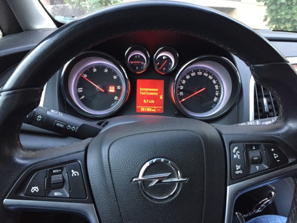 Opel Astra J, 2011 г.