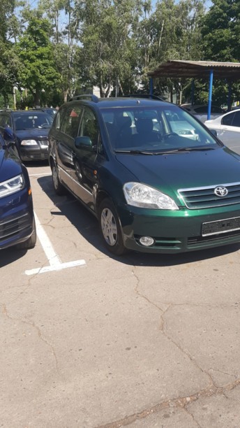 Toyota Avensis Verso I, 7 мест, 2003 г.