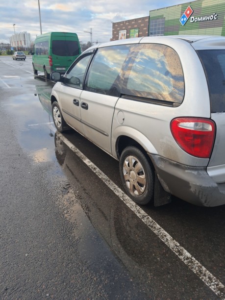 Chrysler Voyager IV, 5 мест, 2001 г.
