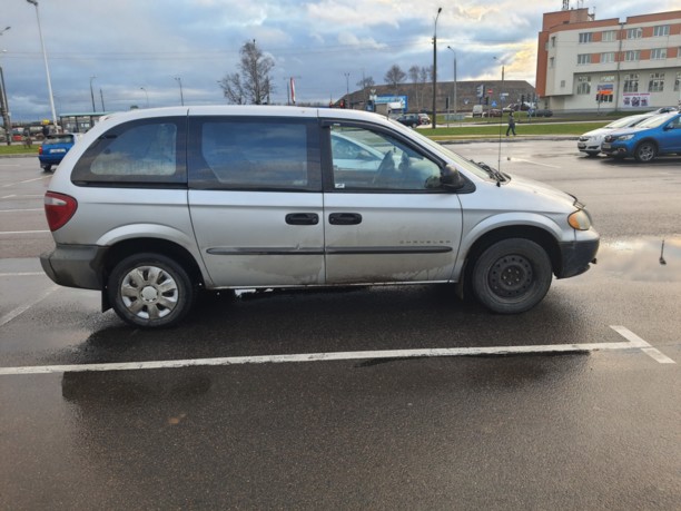Chrysler Voyager IV, 5 мест, 2001 г.