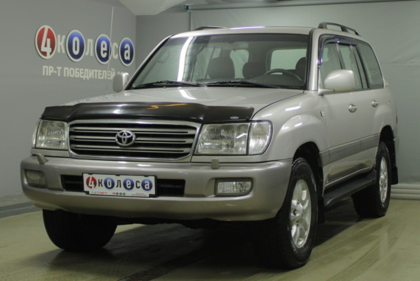 Toyota Land Cruiser J100 · Рестайлинг, 5 мест, 2005 г.