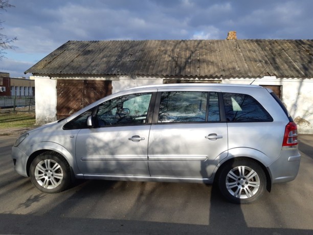 Opel Zafira B · Рестайлинг, 7 мест, 2012 г.