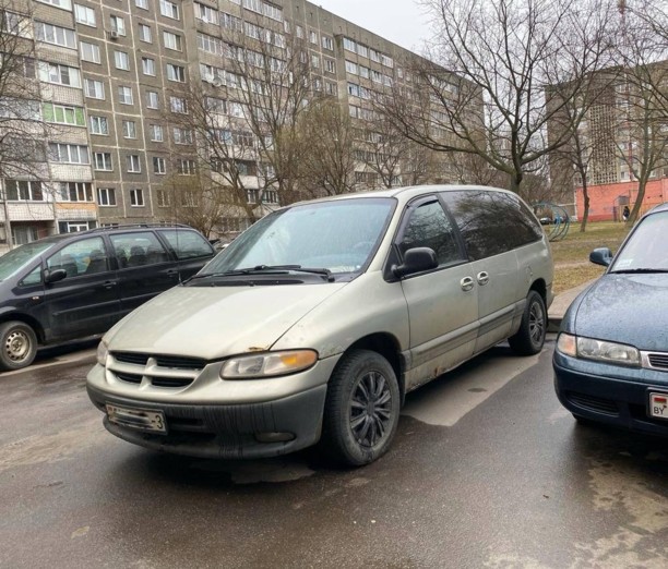 Chrysler Grand Voyager III, 7 мест, 2000 г.