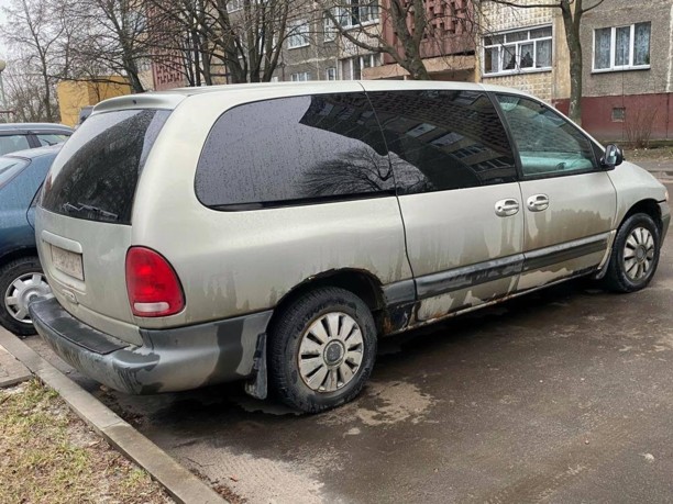 Chrysler Grand Voyager III, 7 мест, 2000 г.
