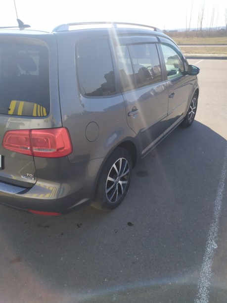 Volkswagen Touran II, 7 мест, 2015 г.