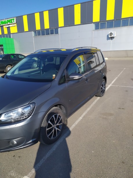 Volkswagen Touran II, 7 мест, 2015 г.