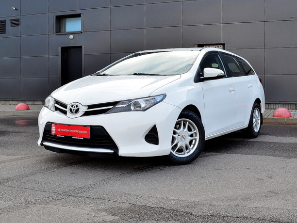 Toyota Auris II (E180), 2014 г.
