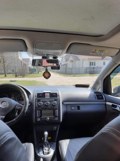 Volkswagen Touran II, 7 мест, 2015 г.