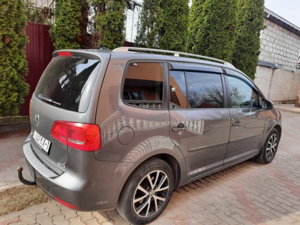 Volkswagen Touran II, 7 мест, 2015 г.
