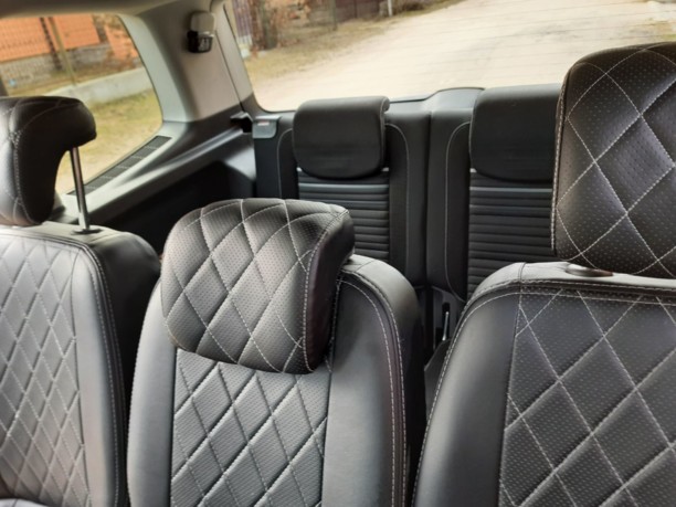 Volkswagen Touran II, 7 мест, 2015 г.
