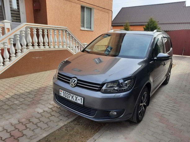 Volkswagen Touran II, 7 мест, 2015 г.