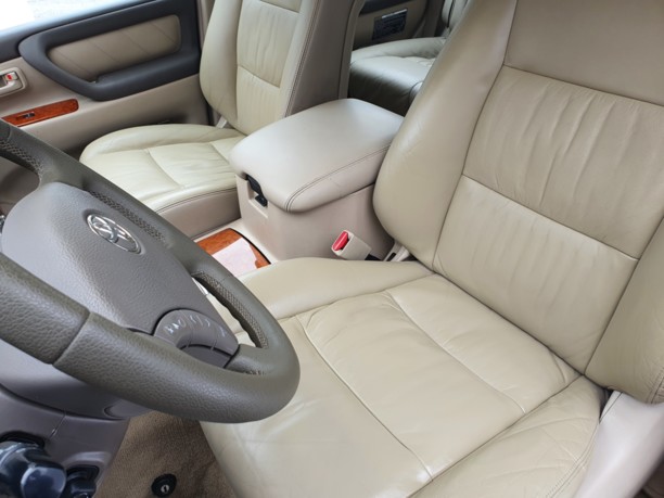 Toyota Land Cruiser J100 · 2-й рестайлинг, 7 мест, 2006 г.