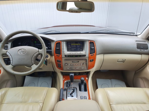 Toyota Land Cruiser J100 · 2-й рестайлинг, 7 мест, 2006 г.