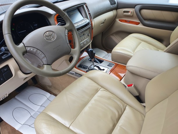Toyota Land Cruiser J100 · 2-й рестайлинг, 7 мест, 2006 г.
