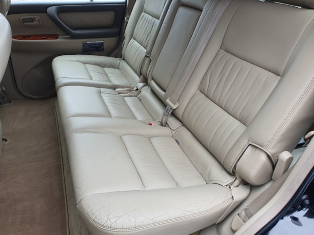 Toyota Land Cruiser J100 · 2-й рестайлинг, 7 мест, 2006 г.
