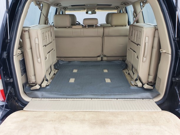 Toyota Land Cruiser J100 · 2-й рестайлинг, 7 мест, 2006 г.
