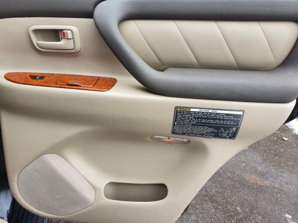 Toyota Land Cruiser J100 · 2-й рестайлинг, 7 мест, 2006 г.