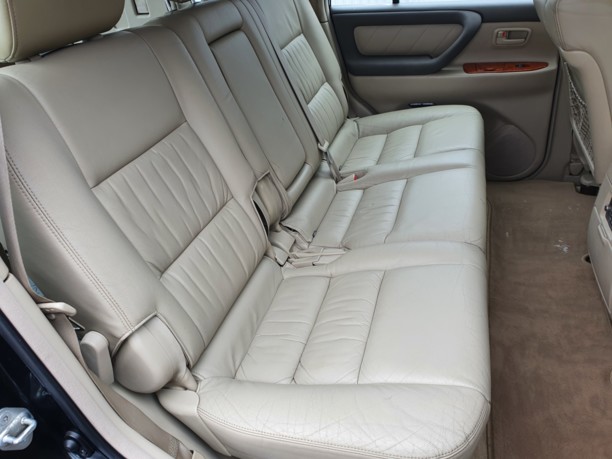 Toyota Land Cruiser J100 · 2-й рестайлинг, 7 мест, 2006 г.