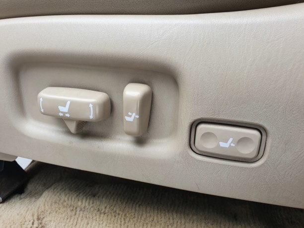 Toyota Land Cruiser J100 · 2-й рестайлинг, 7 мест, 2006 г.