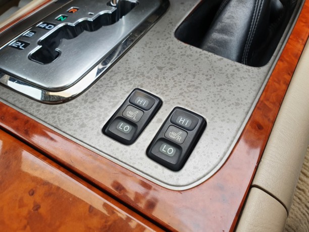Toyota Land Cruiser J100 · 2-й рестайлинг, 7 мест, 2006 г.