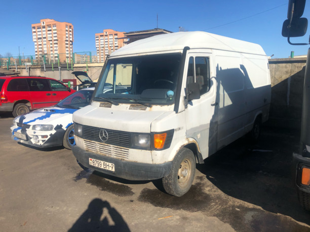 Mercedes 207-310, 1994 г.
