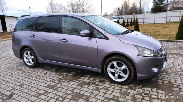 Mitsubishi Grandis, 7 мест, 2004 г.