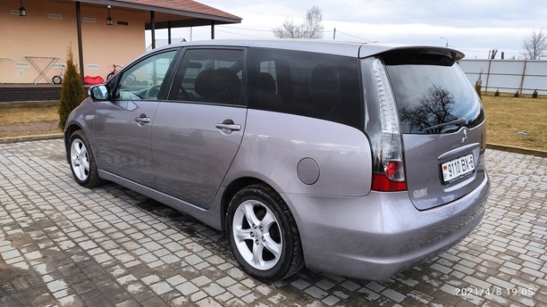 Mitsubishi Grandis, 7 мест, 2004 г.