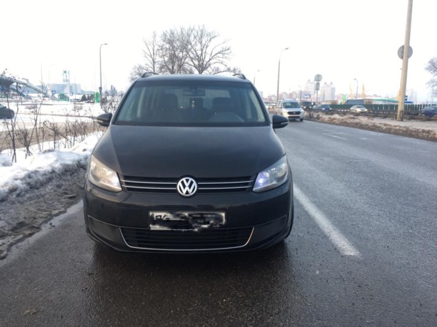 Volkswagen Touran II, 5 мест, 2013 г.