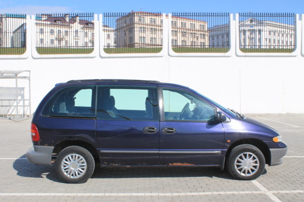 Chrysler Voyager III, 7 мест, 1997 г.