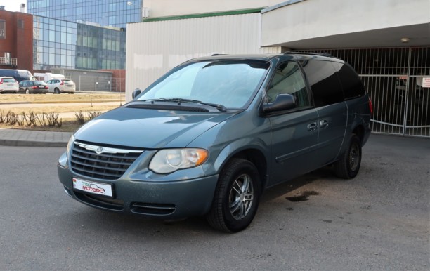 Chrysler Town and Country IV, 7 мест, 2004 г.