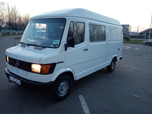 Mercedes Т1 207D - 410D, 1990 г.