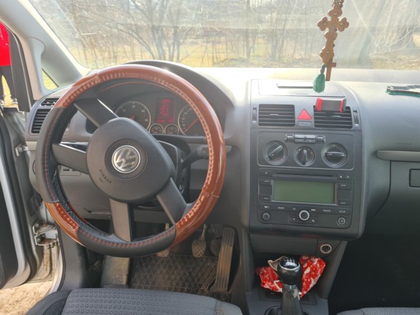 Volkswagen Touran I, 7 мест, 2005 г.