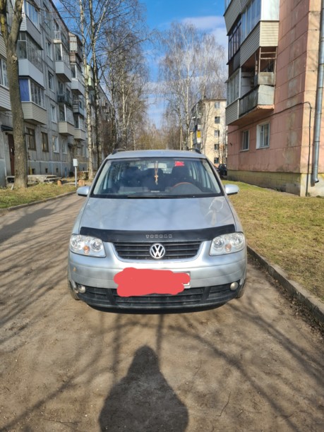 Volkswagen Touran I, 7 мест, 2005 г.