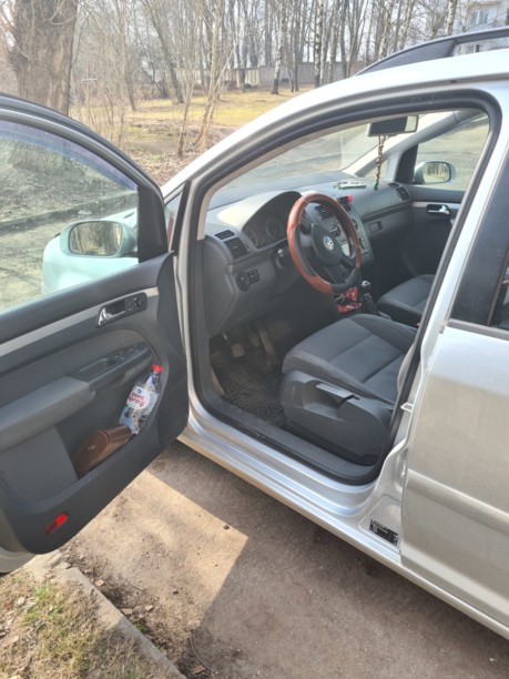 Volkswagen Touran I, 7 мест, 2005 г.