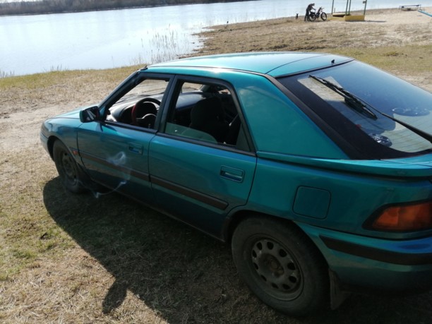 Mazda 323F, 1991 г.