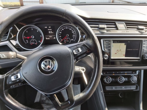 Volkswagen Touran III, 5 мест, 2016 г.
