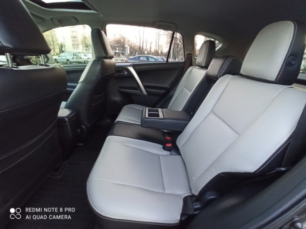 Toyota RAV4 IV (XA40) · Рестайлинг, 5 мест, 2017 г.