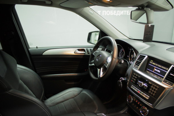 Mercedes-Benz M-Класс W166, 5 мест, 2012 г.