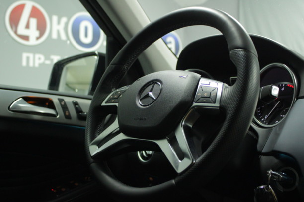 Mercedes-Benz M-Класс W166, 5 мест, 2012 г.